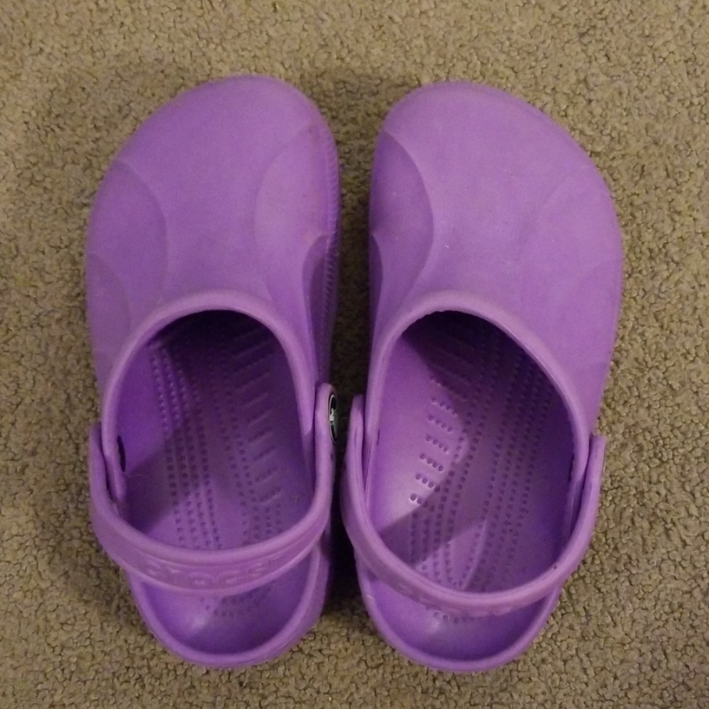 Girls Crocs sz 10/11 Purple